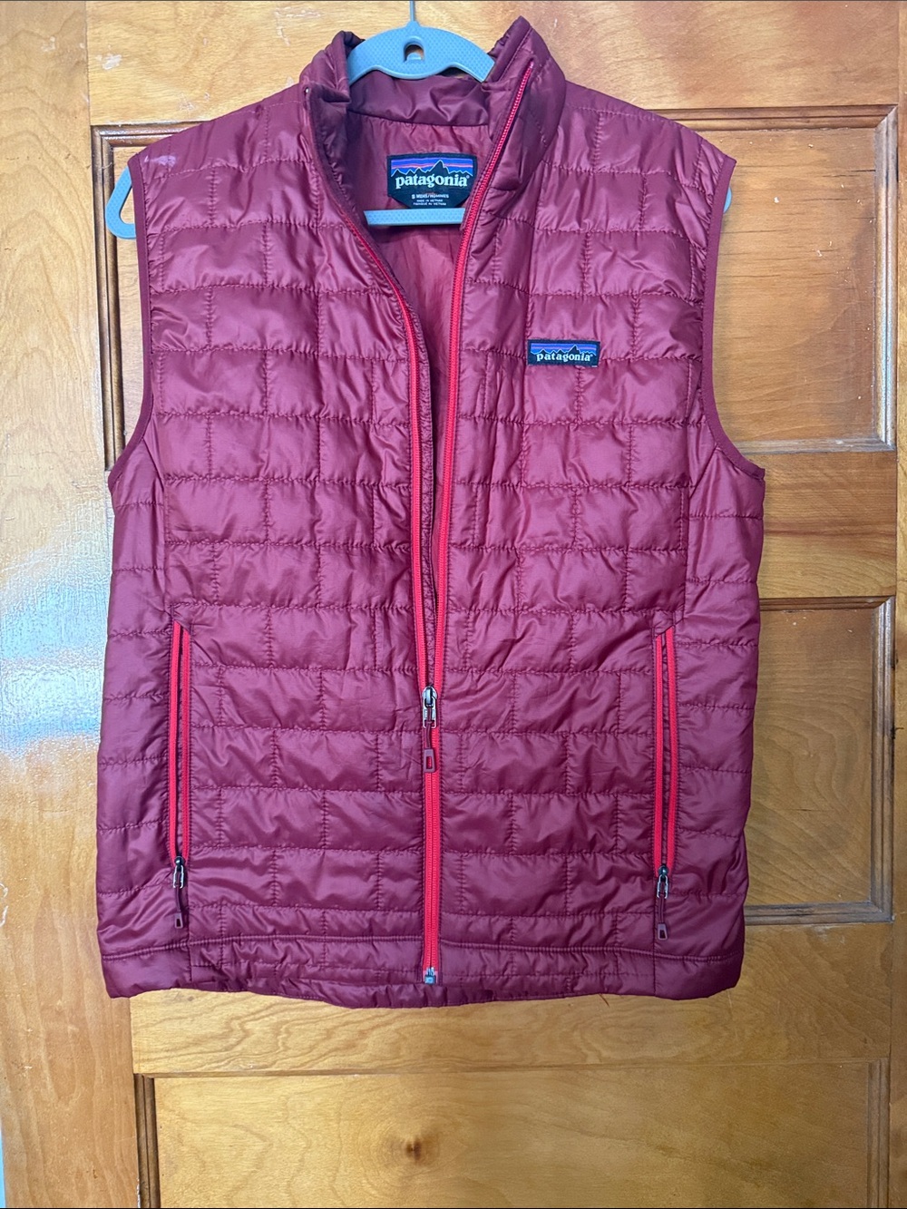 Patagonia mens Maroon Quilted Vest with Red Trim